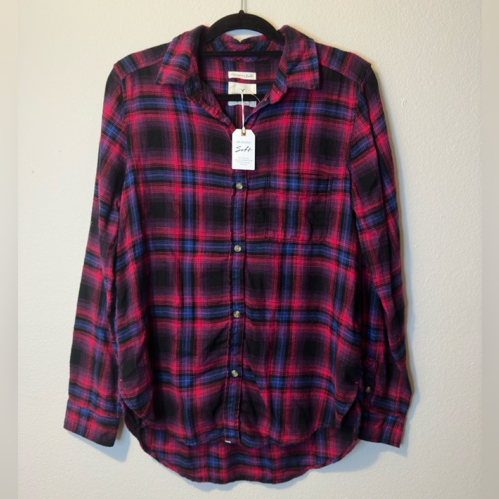 NEW American Eagle Outfitters Red and Blue Plaid Shirt